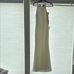Elegant White Sleeveless Dress